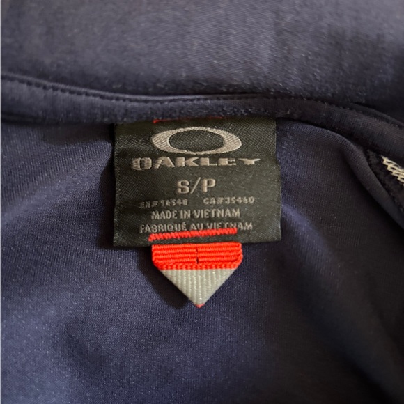 Oakley Dark Blue half Zip Pullover with Logo Tag Small - Picture 3 of 5